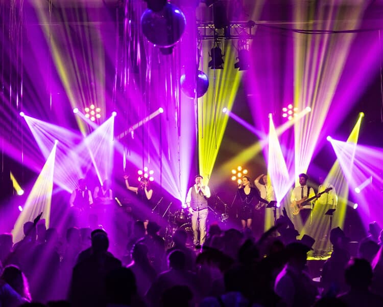 After-Work-Momente, die Berlin bewegen, als Teamevent und exklusiv für geschlossene Guppen für 20 bis 120 Personen in der Eventlocation Vivont Berlin